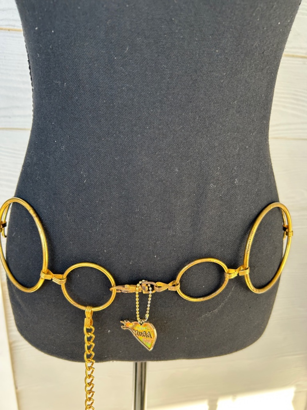 MUDD Vintage gold tone large metal ring chain belt. Size S-M MUDD charm attached